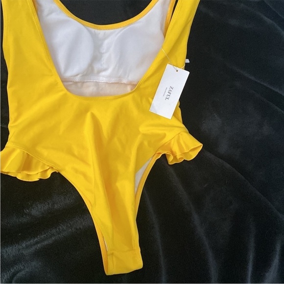 3/$20✨Zaful Elegant Yellow Swimsuit - Picture 3 of 7